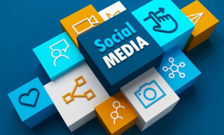 uses and abuses of social media paragraph